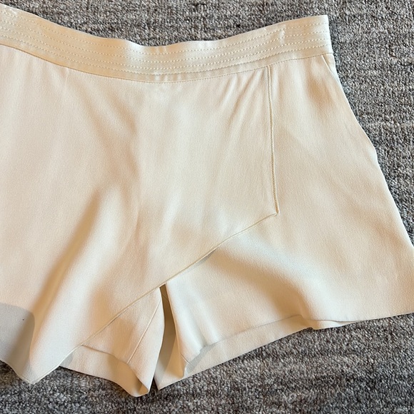 Vanessa Bruno cream crepe shorts size 34 - Picture 4 of 4